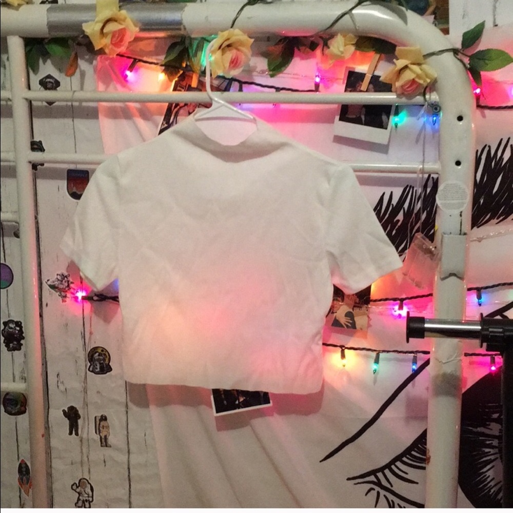 🌻2/$30 White rib knit crop top